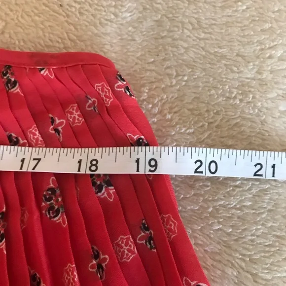 Hollister Crinkle Camisole Top - Size M - Picture 7 of 10